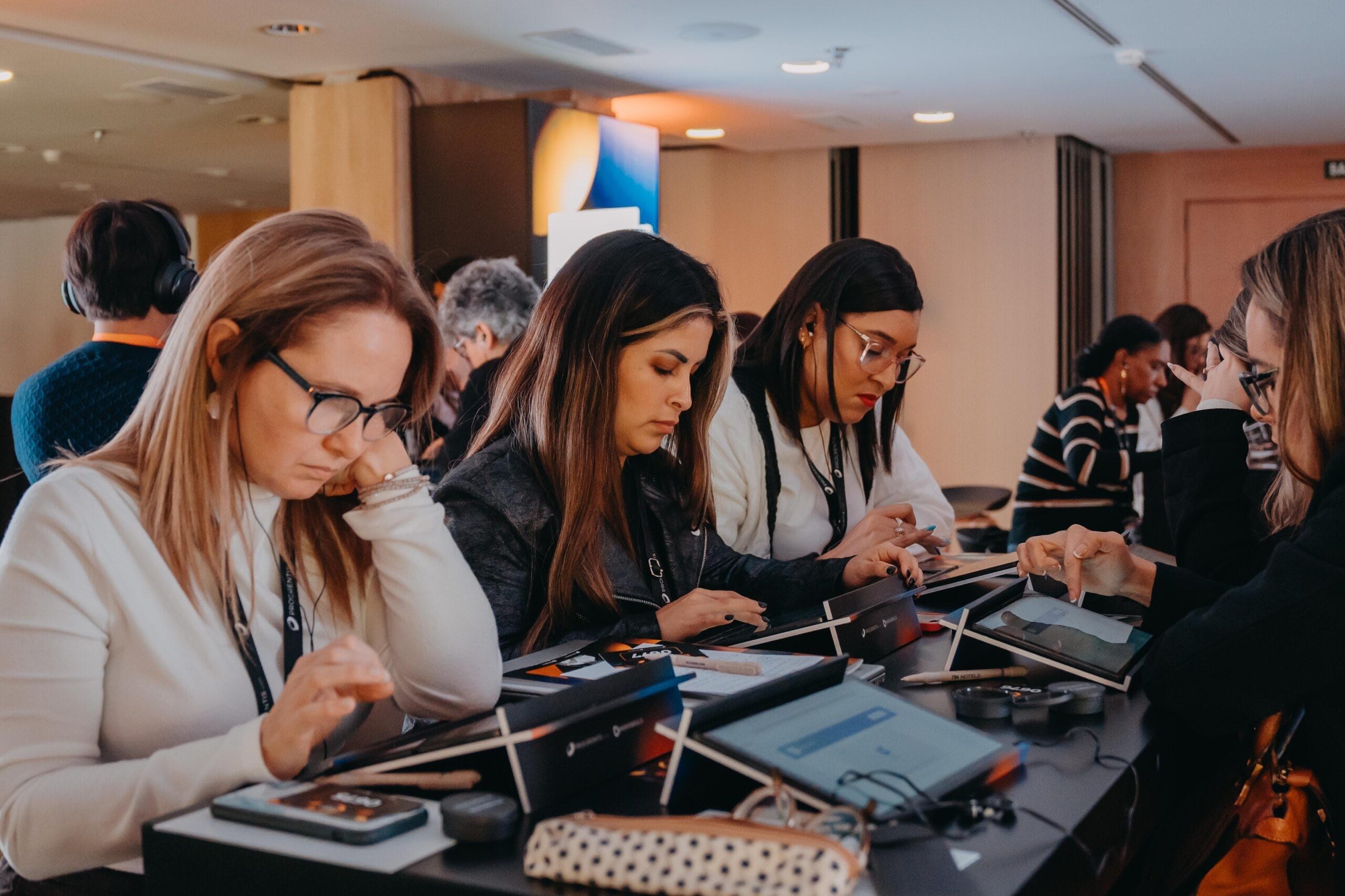 57B24077-00CD-4BBC-B0B0-A73122310F4F