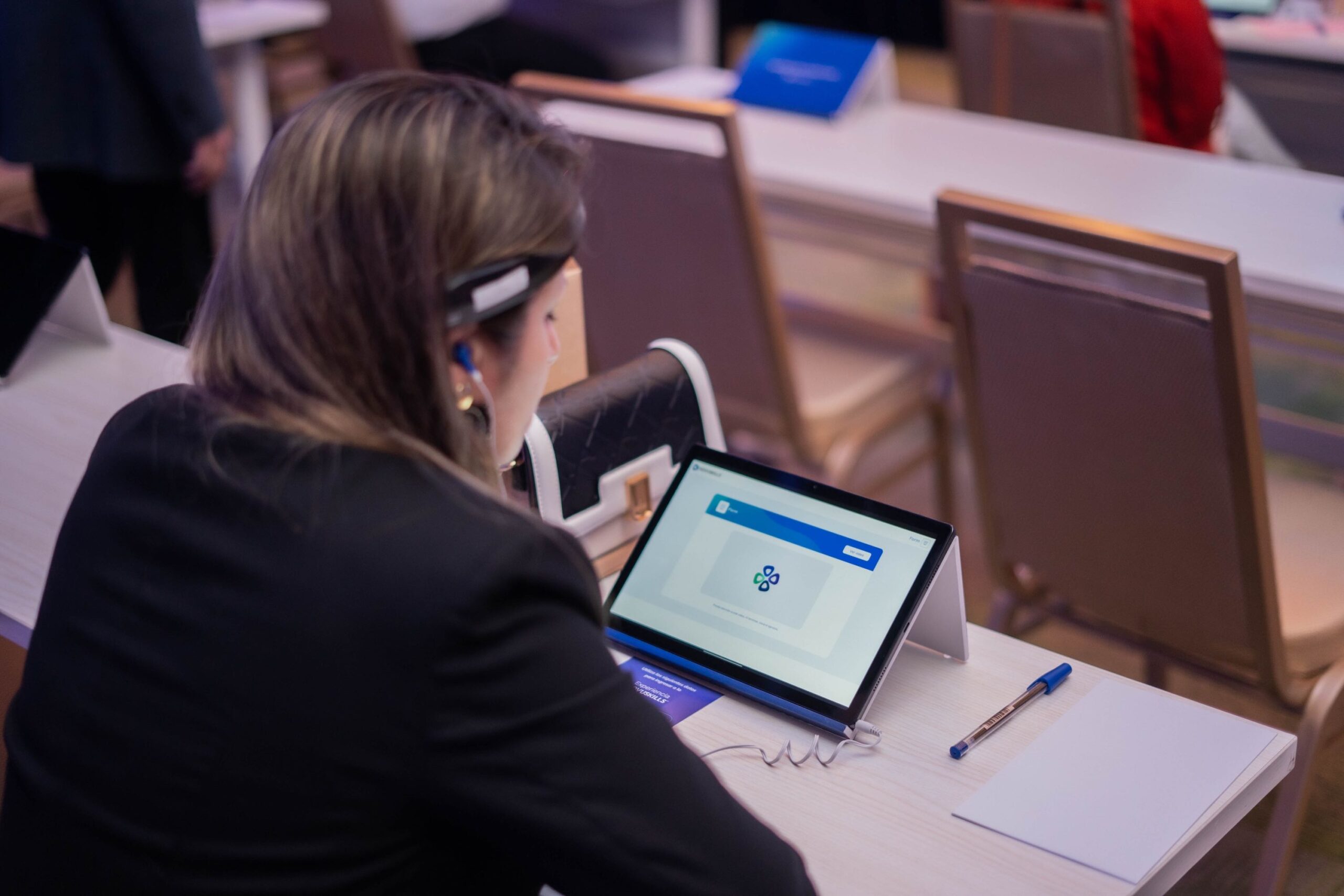 760321BF-81E8-490C-A293-3D6D4EA0D3FE